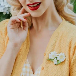 Country Chamomile Brooch