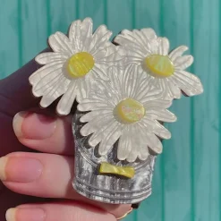 Day'S Eye Brooch
