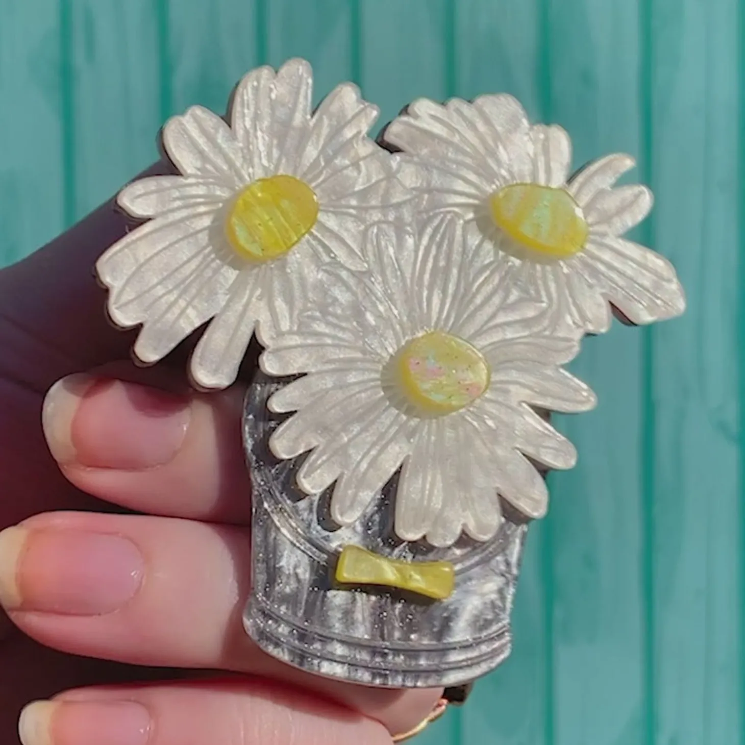 Day'S Eye Brooch