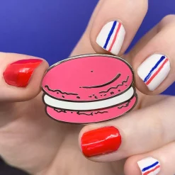 Magnifique Macaron Enamel Pin