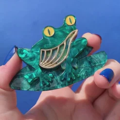 Pod Dweller Brooch