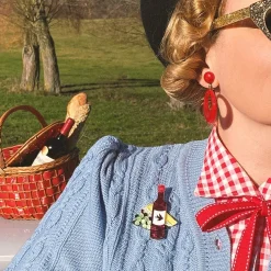 Rouge Ou Blanc? Brooch