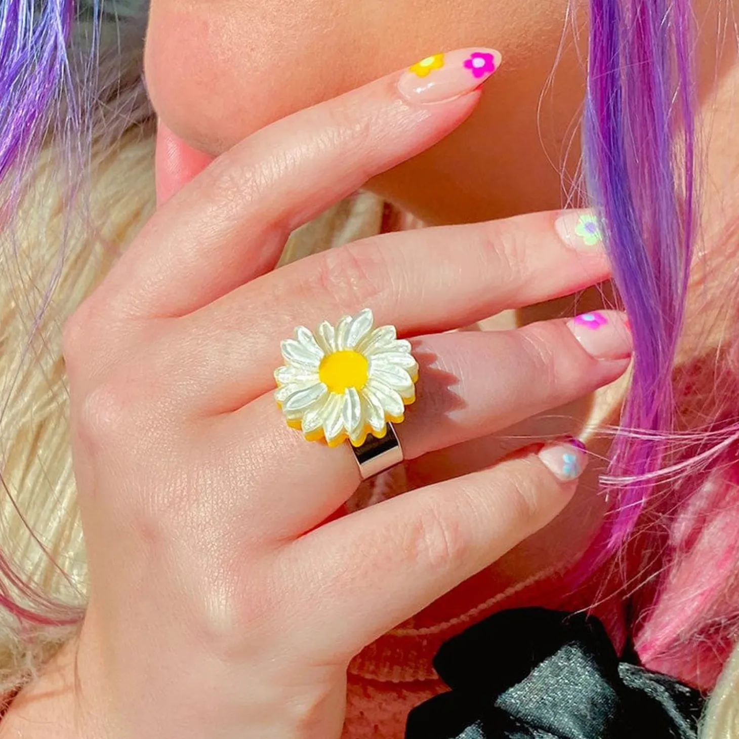 She Loves Me Daisy Statement Ring