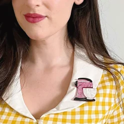 Spin Me Right Round Brooch